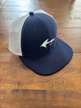 Men's Vineyard Vines Navy and White Mesh Trucker Hat - Performance Snapback